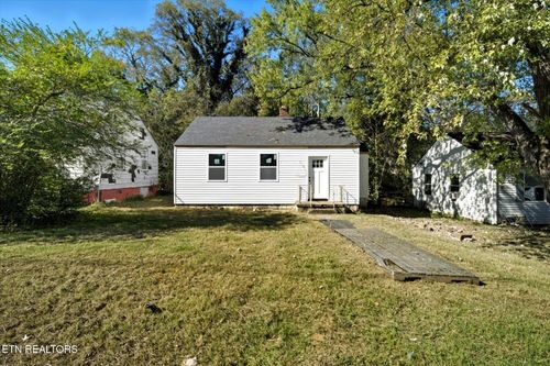 2009 Seminole Ave, Knoxville, TN, 37915-3122 | Card Image