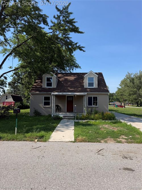 23864 Liddle St, Brownstown Twp, MI, 48183-1325 | Card Image