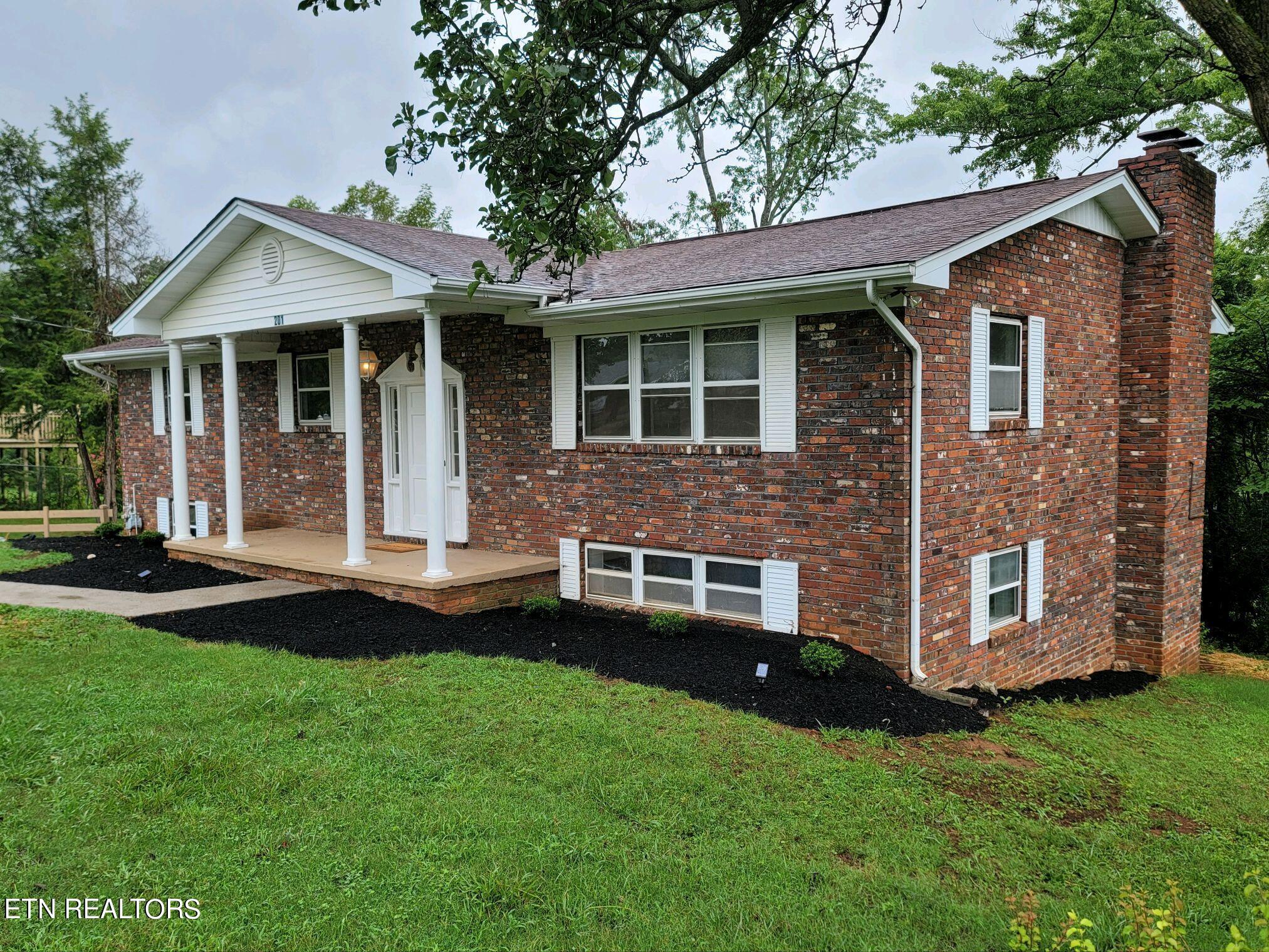 Melbourne Dr, Maryville, TN 37804