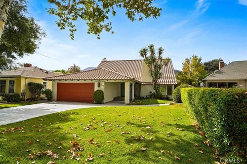 1925 W Parkside Ave, Burbank, CA, 91506-2910 | Card Image