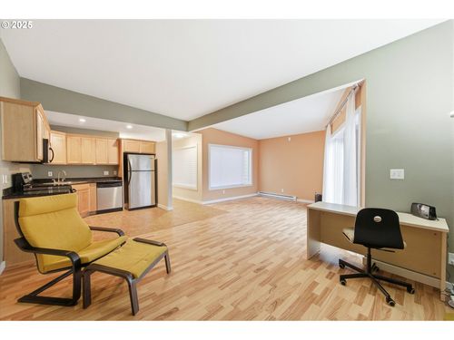 8-6220 Sw Capitol Hwy, Portland, OR, 97239-2672 | Card Image