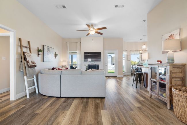 4574 Masch Branch Rd, Home with 3 bedrooms, 3 bathrooms and null parking in Krum TX | Image 9