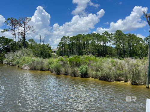 9037 Bay Point Dr, Elberta, AL, 36530-6557 | Card Image