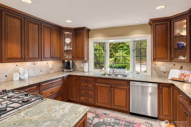 21712 Ne 144 Th Pl, House other with 4 bedrooms, 4 bathrooms and 5 parking in Woodinville WA | Image 22