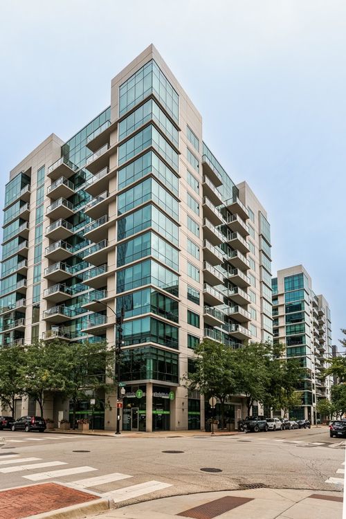 506b-123 Green St, Chicago, IL, 60607-3663 | Card Image