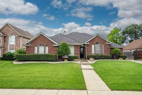8124 Vine Wood Dr, North Richland Hills, TX, 76182-8422 | Card Image