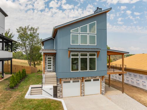 2807 S 14th Ave, Ozark, MO, 65721-6716 | Card Image