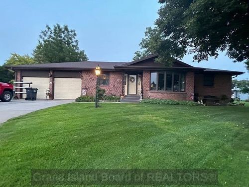 2227 Berryman Ln, Central City, NE, 68826-2108 | Card Image