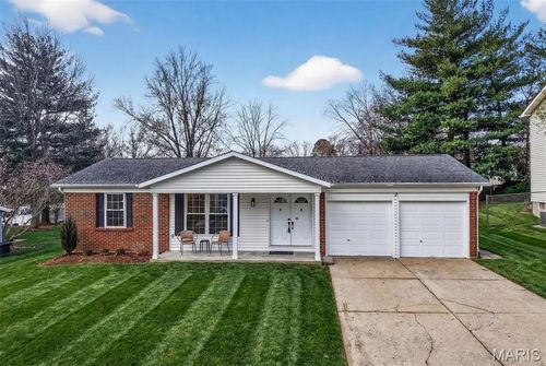 2 Wells Fargo Ct, Saint Peters, MO, 63376-2603 | Card Image