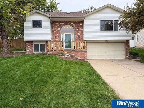 6335 Briar Rosa Dr, Lincoln, NE, 68516-5900 | Card Image