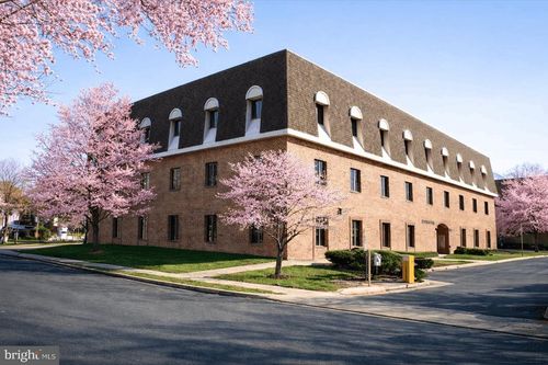 305-10521 Judicial Dr, Fairfax, VA, 22030-5160 | Card Image