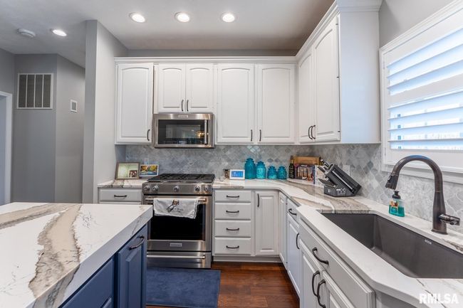 2763 Kokopelli Dr, House other with 3 bedrooms, 4 bathrooms and null parking in Marion IL | Image 17