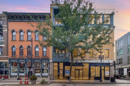 1326 Vine St, Cincinnati, OH, 45202-7622 | Card Image