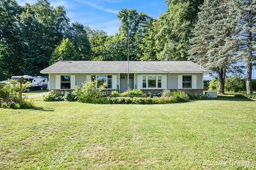 1890 E Coral Rd, Edmore, MI, 48829-8321 | Card Image