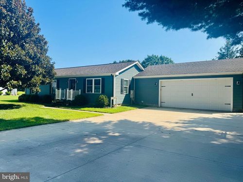 3 Thorn St, Magnolia, DE, 19962-6207 | Card Image