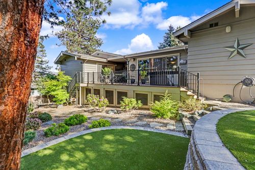 1411 Ponderosa Dr, Ashland, OR, 97520-3483 | Card Image