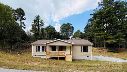 204 Oscelake Way, Hendersonville, NC, 28739-0060 | Card Image