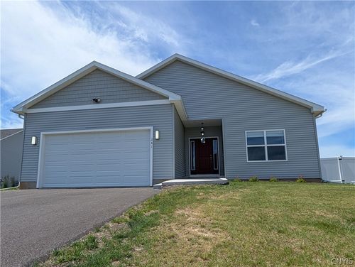 241 Bloomfield St, Baldwinsville, NY, 13027-3463 | Card Image