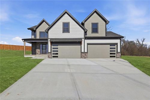 7901 Se Hoot Owl St, Blue Springs, MO, 64014-2242 | Card Image