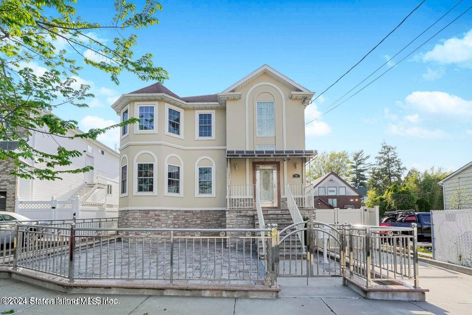 Bartlett Ave, Staten Island, NY 10312