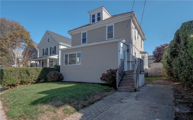 28 Carroll Ave, House other with 5 bedrooms, 2 bathrooms and 1 parking in Newport RI | Image 6