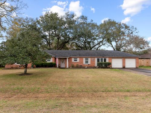 910 6th St, Bay City, TX, 77414-4808 | Card Image