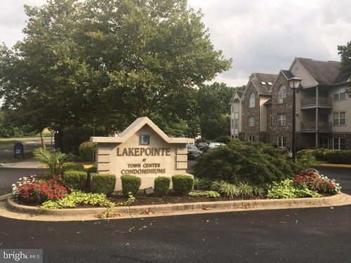 301-9808 Lake Pointe Ct, UPPER MARLBORO, MD, 20774-4720 | Card Image