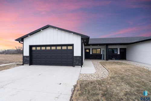 704 N Clark St Street, Lennox, SD, 57039 | Card Image