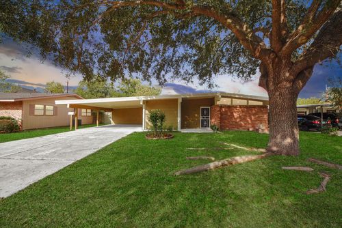 5326 Heatherbrook Dr, Houston, TX, 77045-5222 | Card Image