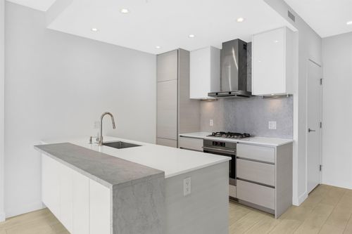 1007-4670 Assembly Way, Burnaby, BC, V5H0H3 | Card Image