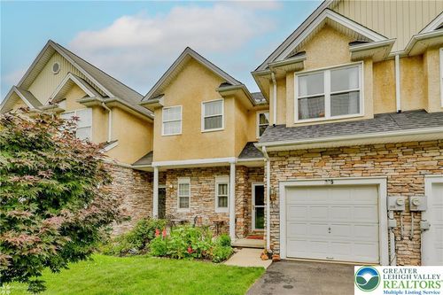 205 Maple Ct, Alburtis, PA, 18011-9595 | Card Image