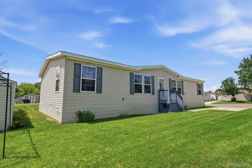 11802 Stoneridge Ct, South Lyon, MI, 48178-6662 | Card Image