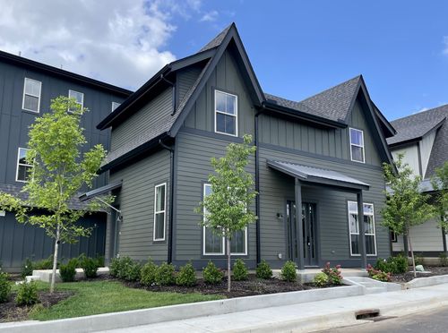 410 Morningside Mnr, Nashville, TN, 37209-3384 | Card Image