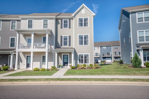 127 Broad St, Daleville, VA, 24083-1129 | Card Image