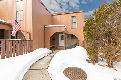 275 Cedar Ct, Baldwinsville, NY, 13027-3263 | Card Image