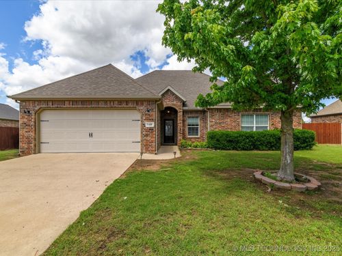5406 Ashbrook Dr, Bartlesville, OK, 74006-6986 | Card Image
