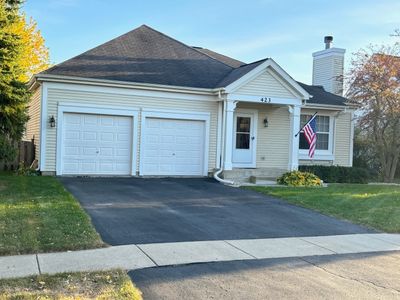 423 W Savoy Drive, House other with 3 bedrooms, 2 bathrooms and 2 parking in Round Lake IL | Image 2