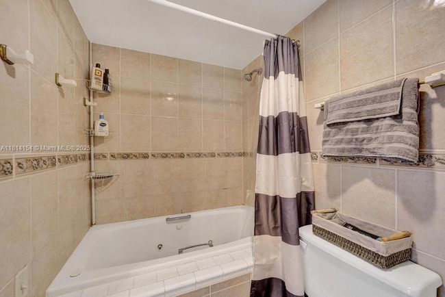 APT-304 - 1911 Sabal Palm Dr, Condo with 2 bedrooms, 2 bathrooms and null parking in Davie FL | Image 11