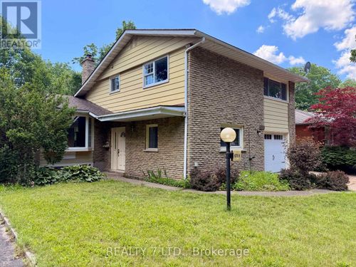 6718 Freeman St, Niagara Falls, ON, L2E5V1 | Card Image