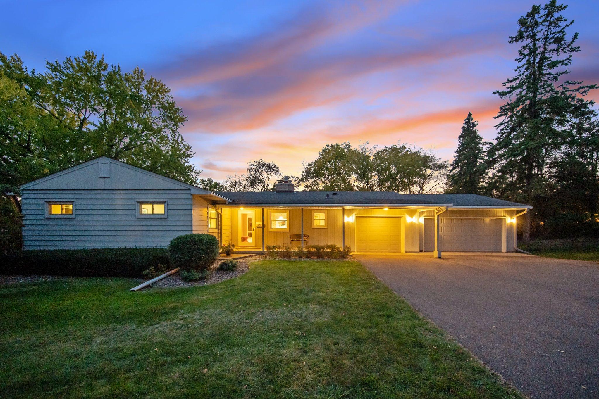 Everett St, Stillwater, MN 55082