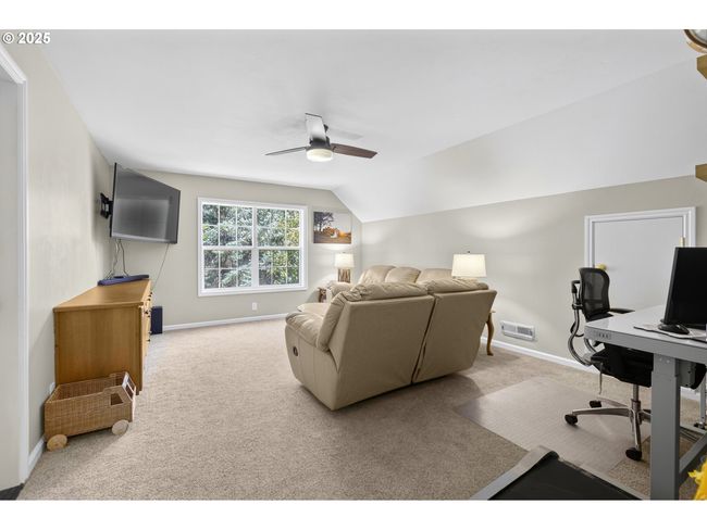 32810 Sisters Loop, House other with 3 bedrooms, 2 bathrooms and 2 parking in Eugene OR | Image 37