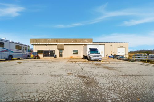 17542 County Road 25a, Wapakoneta, OH, 45895-7747 | Card Image