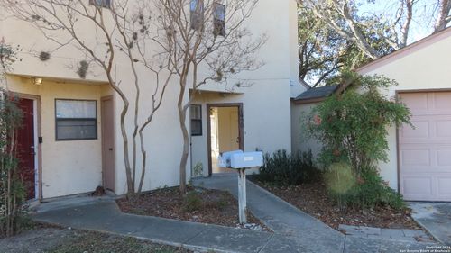 1420 Arroya Vista Dr, San Antonio, TX, 78213-3844 | Card Image