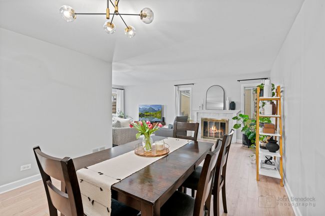 2091 Willow Run, Townhouse with 3 bedrooms, 3 bathrooms and 2 parking in Wheaton IL | Image 5