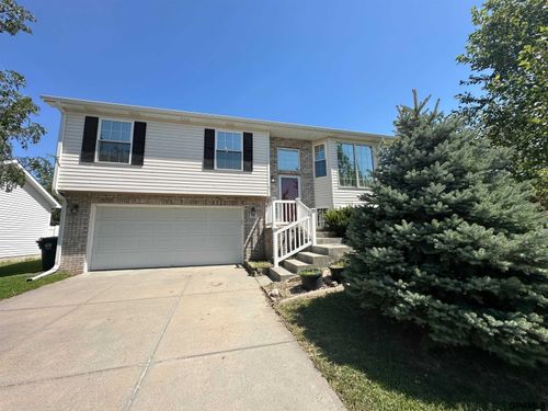 8110 S 20th Street, Lincoln, NE, 68512 | Card Image