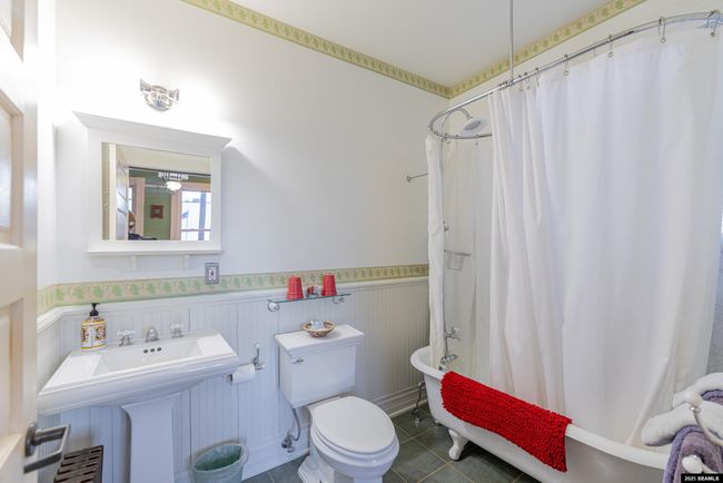 113 W 5 Th St, House other with 9 bedrooms, 7 bathrooms and null parking in Juneau AK | Image 25