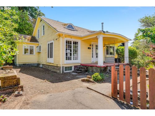 8936 Sw 8th Ave, Portland, OR, 97219-4728 | Card Image