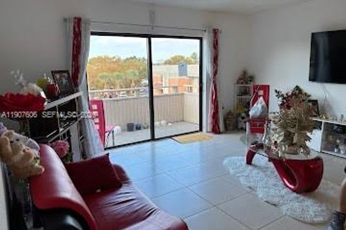 b4002-17600 Nw 68th Ave, Hialeah, FL, 33015-4035 | Card Image