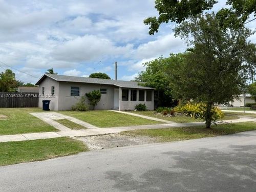 9815 Pan American Dr, Cutler Bay, FL, 33189-3046 | Card Image