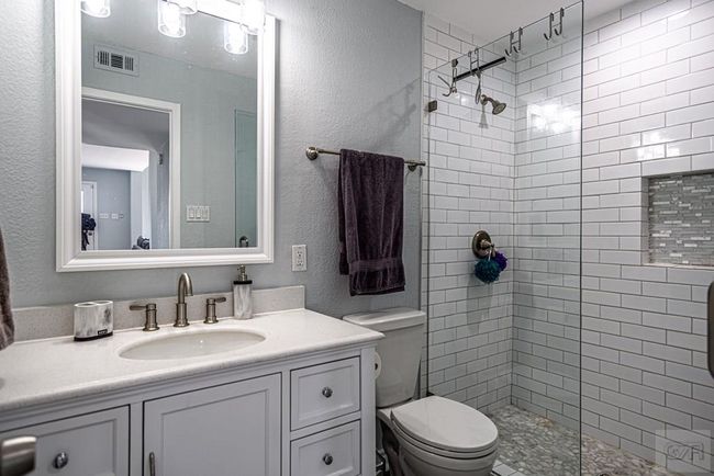 301 Commander Dr, House other with 3 bedrooms, 2 bathrooms and 1 parking in Tiki Island TX | Image 14